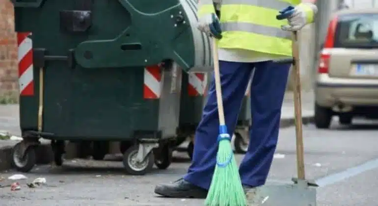 Εργάτες καθαριότητας στο Δήμο Νεμέας 11