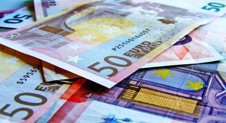 Επίδομα 800 ευρώ: Ξεκινούν σήμερα οι αιτήσεις – Ποιοι είναι δικαιούχοι 1