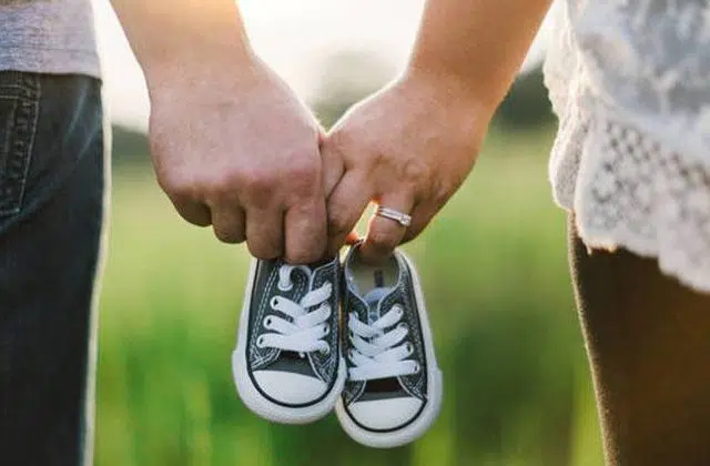 Νομοσχέδιο φέρνει σημαντικές αλλαγές στη γονική άδεια και κατά τον τοκετό για τον πατέρα 12