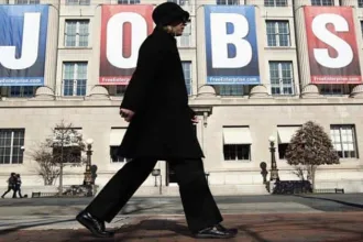 Ανεργία: Τα τρία σενάρια για τη μείωσή της - Τι θα γίνει με τις τριετίες 56