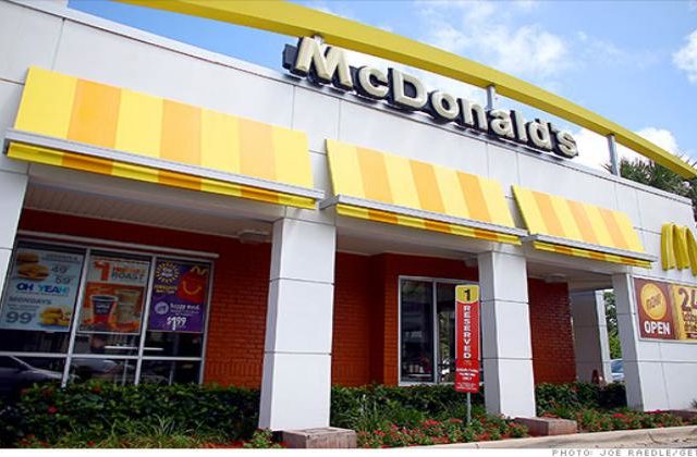 Τα McDonald’s αναζητούν προσωπικό! 2