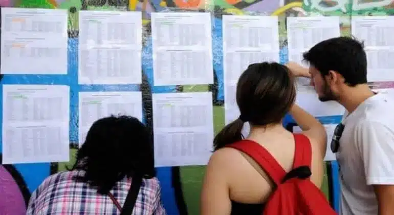 Υπουργείο Παιδείας: Ανακοινώθηκαν οι βαθμολογίες των Πανελλαδικών Εξετάσεων 11