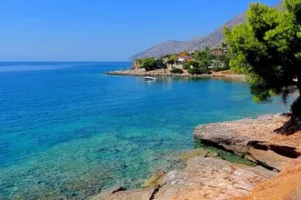 Αυτές είναι οι παραλίες της Αττικής όπου απαγορεύεται το κολύμπι 12