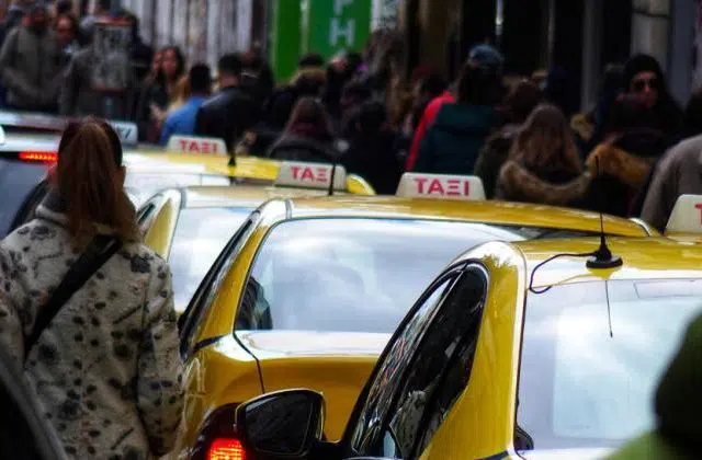 Στο μισό η ελάχιστη ταρίφα – Αντιδρούν οδηγοί και ιδιοκτήτες ταξί 12