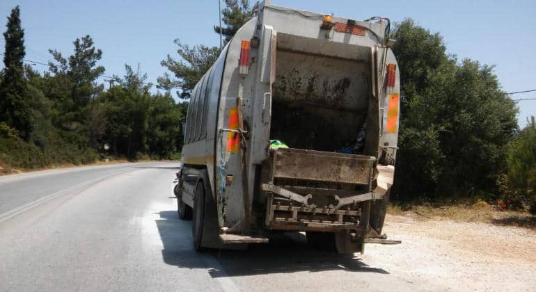 Εργατικό ατύχημα για οδηγό απορριμματοφόρου του Δήμου Βύρωνα 1