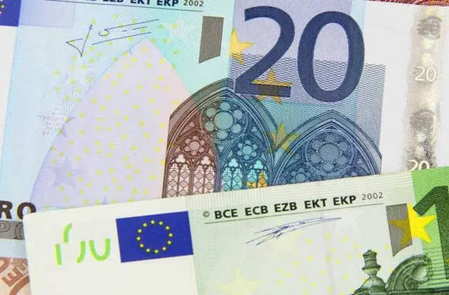 Αποζημίωση ειδικού σκοπού: «Τρέχουν» οι προθεσμίες για την υποβολή αιτήσεων για τα 534 ευρώ 12