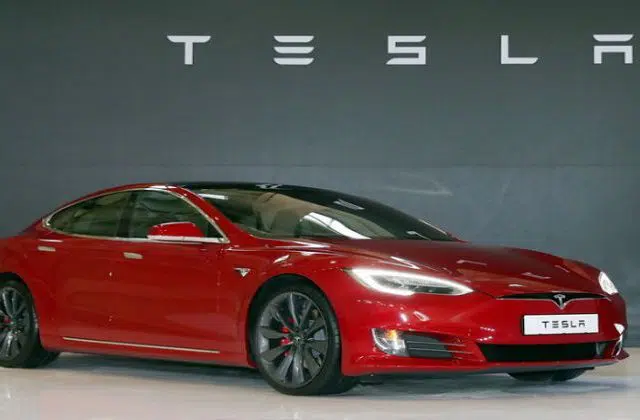 Η χρηματιστηριακή αξία της Tesla ξεπέρασε τα 100 δισ. δολάρια - Το αξίζει; 12