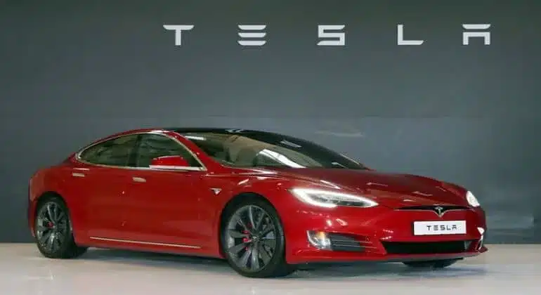 Η χρηματιστηριακή αξία της Tesla ξεπέρασε τα 100 δισ. δολάρια - Το αξίζει; 11