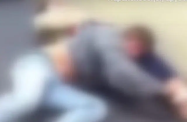 Ξυλοδαρμός μαθητή σε ΕΠΑΛ στην Πάτρα: Ο 16χρονος θα τρέφεται με καλαμάκι για έναν μήνα (βίντεο) 12
