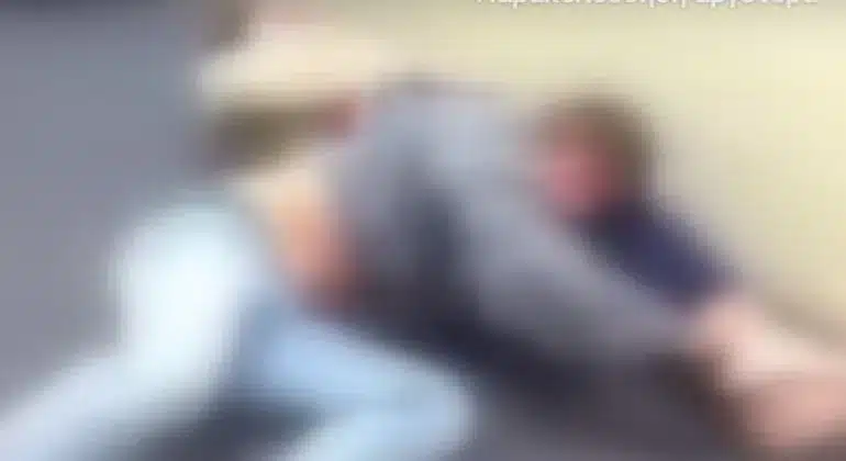 Ξυλοδαρμός μαθητή σε ΕΠΑΛ στην Πάτρα: Ο 16χρονος θα τρέφεται με καλαμάκι για έναν μήνα (βίντεο) 11