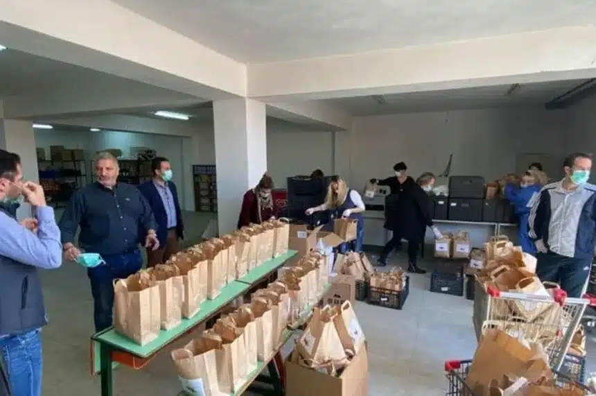 Περιφέρεια Αττικής: Ξεκίνησε η διανομή περίπου 40.000 γευμάτων σε ευπαθείς ομάδες πολιτών 1