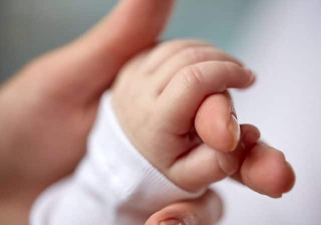 Επίδομα γέννας 2022: Εγκρίθηκε η πληρωμή του - Ημερομηνία καταβολής 2