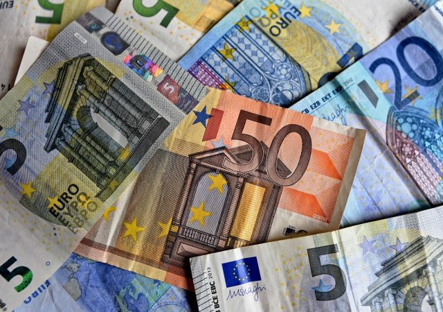 Επίδομα 534 ευρώ: Ποιοι πληρώνονται σήμερα 13