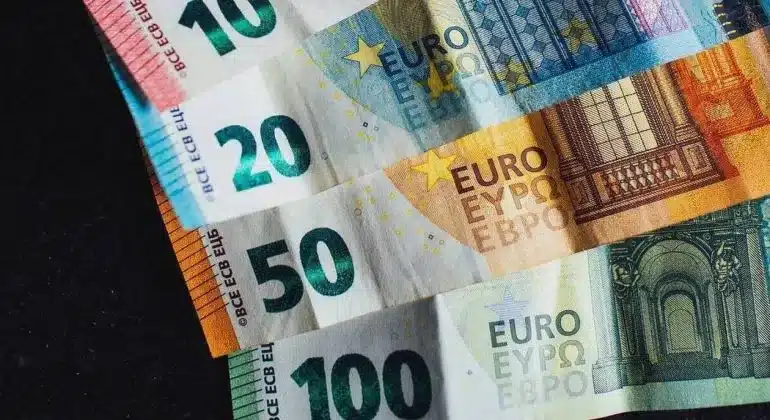 Επίδομα έως 4.000 ευρώ σε επιχειρήσεις: Πότε ανοίγει η πλατφόρμα 11