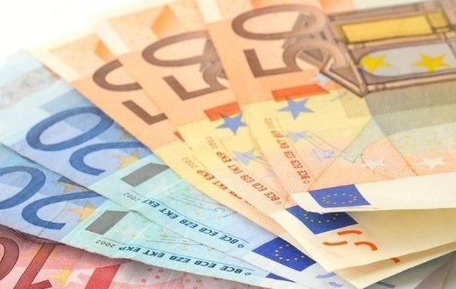 Επίδομα 800 ευρώ και τον Δεκέμβριο αν παραταθεί το lockdown 2