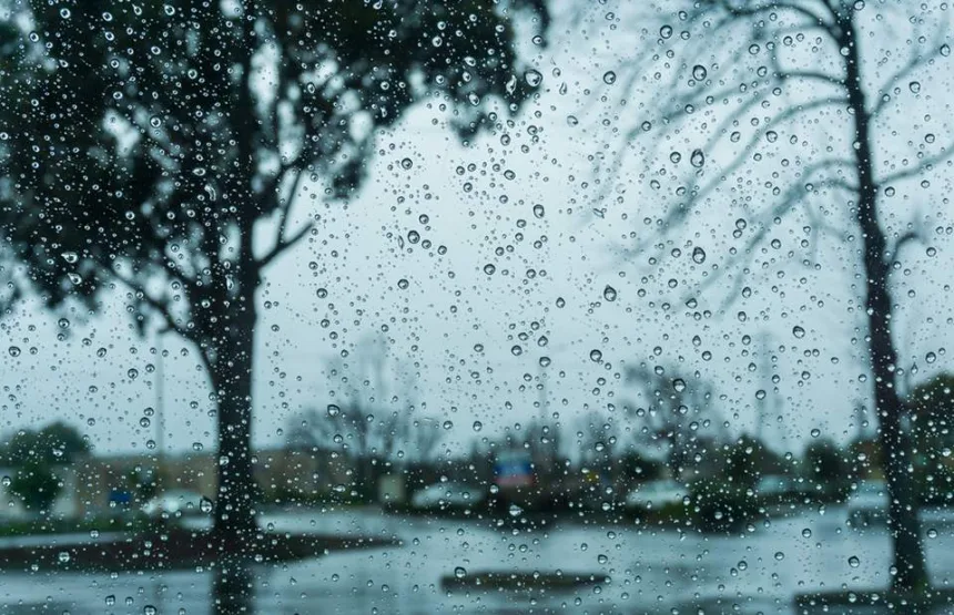 Meteo: Τοπικές βροχές την Τετάρτη 26/4 - Αυξημένες συγκεντρώσεις Σαχαριανής σκόνης 11