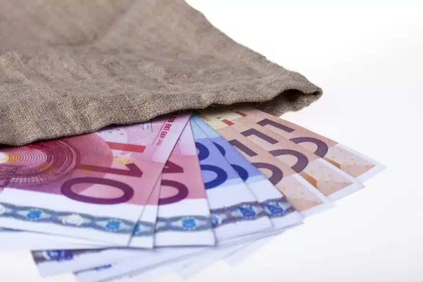 Eπίδομα 534 ευρώ: Aύριο η πληρωμή για τις αναστολές Μαρτίου 11