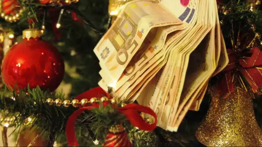 Χριστουγεννιάτικος μποναμάς: Πότε θα πληρωθεί, οι δικαιούχοι 11