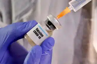 Ανοίγει η πλατφόρμα για την 4η δόση εμβολίου 60