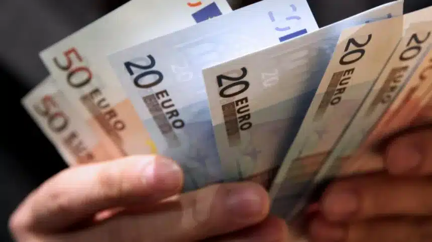 Επίδομα 400 ευρώ: Λήγει στις 17 Δεκεμβρίου η προθεσμία 11
