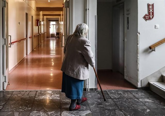 Καταγγελία: Απέλυσαν εργαζόμενη σε γηροκομείο επειδή ήταν θετική στον κορονοϊό 2