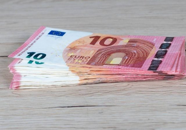 Επίδομα 534 ευρώ: Πότε πληρώνονται οι αναστολές Μαρτίου στους δικαιούχους 3