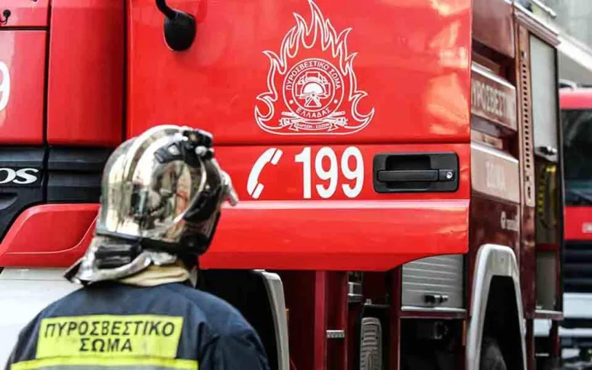 Υμητός: Πυρκαγιά σε χαμηλή βλάστηση - Επιχειρούν 38 πυροσβέστες και πεζοπόρα τμήματα 11