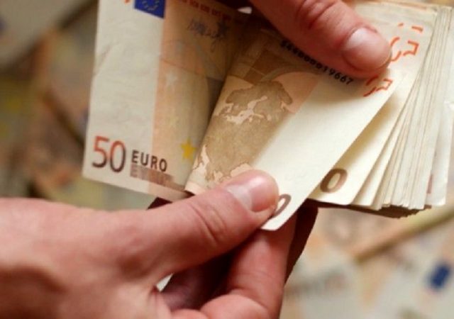 Ποιοι θα πάρουν το Ελάχιστο Εγγυημένο Εισόδημα (Έως 900 ευρώ) - Πως υπολογίζεται 13