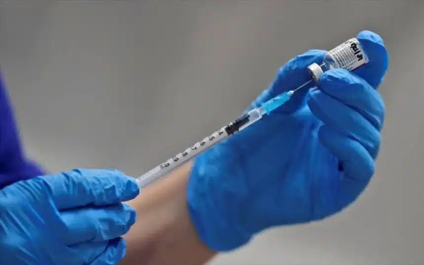 Εμβόλιο ή απόλυση: Έρχεται η πρώτη δίκη – σταθμός για απολυμένη που δεν εμβολιάστηκε 11