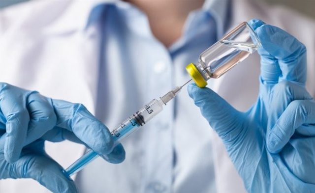 Γιατί ένας υγειονομικός δεν εμβολιάζεται; Τι σκέφτεται και πώς είναι η ζωή του σε αναστολή 12