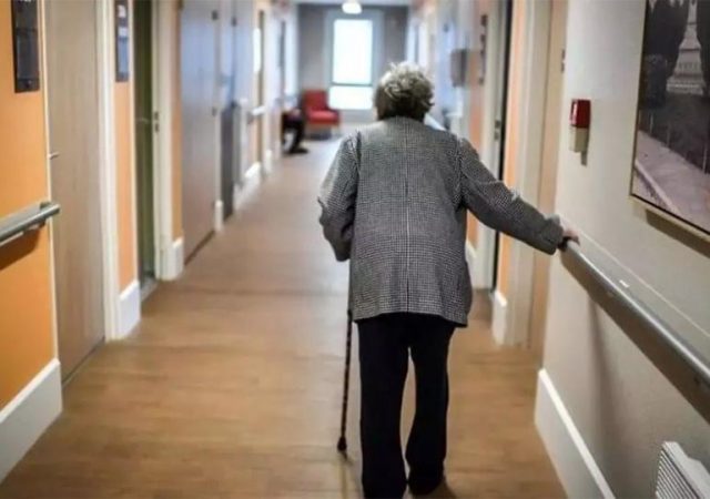 Πάνω από 500 εργαζόμενοι θα πρέπει να μπουν σε αναστολή στις μονάδες φροντίδας ηλικιωμένων 13
