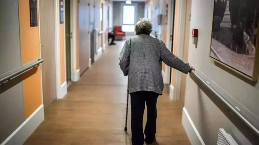 Πάνω από 500 εργαζόμενοι θα πρέπει να μπουν σε αναστολή στις μονάδες φροντίδας ηλικιωμένων 11