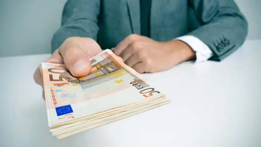 Επίδομα 200 ευρώ τον μήνα για 12 μήνες με γρήγορη αίτηση - Οι δικαιούχοι 1