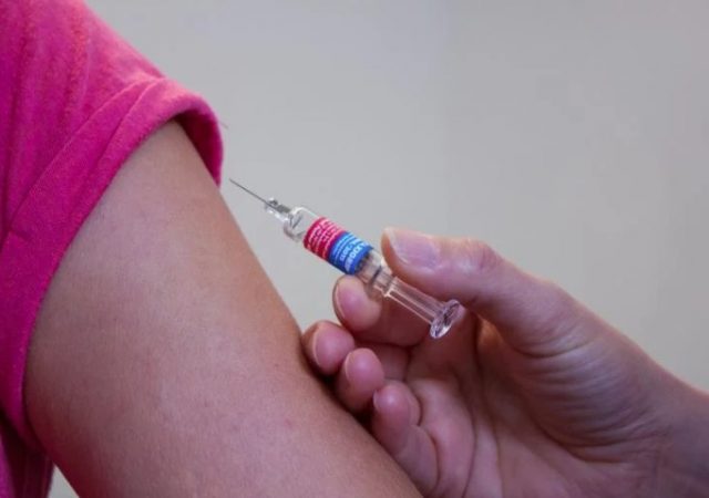 Κορονοϊός: Απρόθυμοι να εμβολιάσουν τα παιδιά τους 4 στους 10 Ελληνες γονείς 13