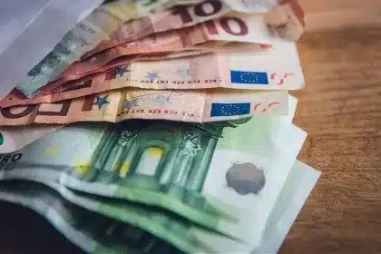 Επιδόματα: Ποια αυξάνονται έως και 50 ευρώ τον μήνα από το τέλος Απριλίου 12