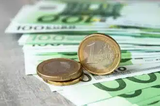 Επίδομα ακρίβειας: Περισσότεροι οι δικαιούχοι των 250 ευρώ – Πότε καταβάλλεται 32