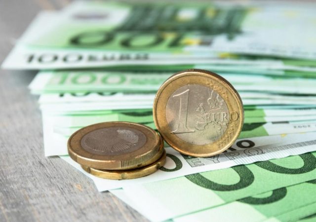 Επίδομα ακρίβειας: Περισσότεροι οι δικαιούχοι των 250 ευρώ – Πότε καταβάλλεται 12