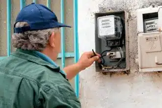 Ρήτρα αναπροσαρμογής: Παράταση απαγόρευσης διακοπής ρεύματος σε ευάλωτα νοικοκυριά 90