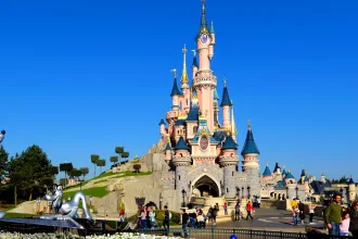 Disneyland: Ημέρα καριέρας στην Αθήνα για προσλήψεις 74