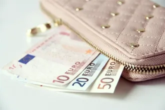 Εφάπαξ ενίσχυση 250 ευρώ σε 2,3 εκατ. ευάλωτα νοικοκυριά – Οι δικαιούχοι (Βίντεο) 16