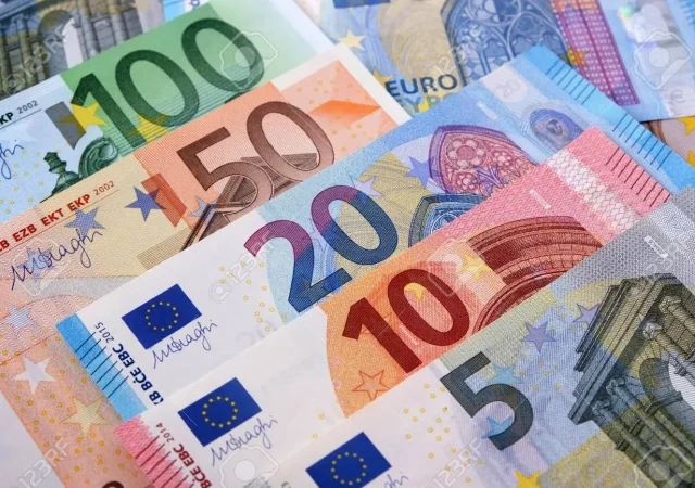 ΟΠΕΚΑ: Ξεκίνησε η υποβολή αιτήσεων για το επίδομα 600 ευρώ - Δικαιούχοι 12