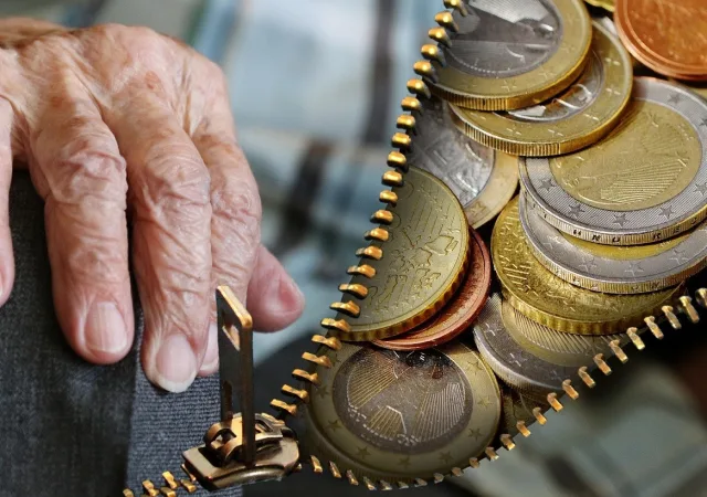 Δεν θα φορολογηθεί το εφάπαξ - Ποιοι συνταξιούχοι εξαιρούνται 12