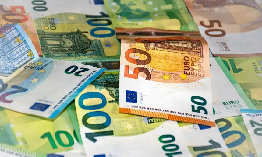 Νέο ασφαλιστικό: «Μποναμάς» 385 εκατ. ευρώ σε συνταξιούχους και ανέργους 11