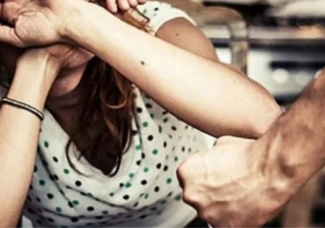 Σοκ στο Άργος: 34χρονος χτύπησε τη σύζυγό του με το σίδερο και την περιέλουσε με χλωρίνη 2