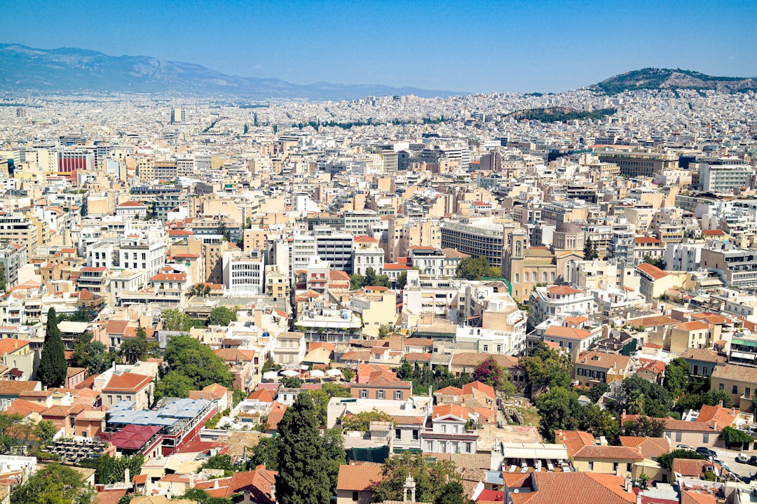 Μεγάλη Πέμπτη: Αργία ή Ημιαργία; Τι Ισχύει για Εργαζόμενους